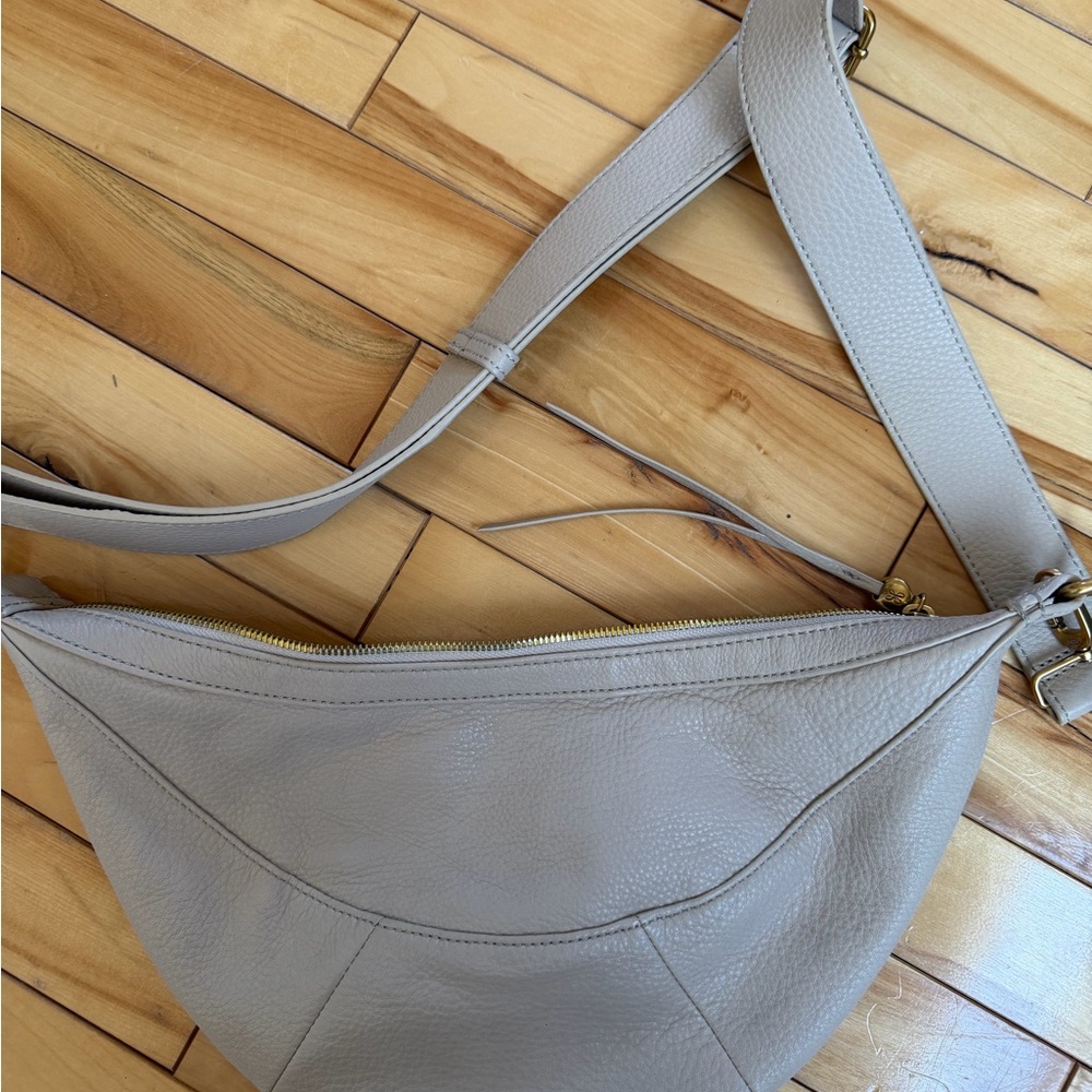 HOBO Carmen Leather Sling